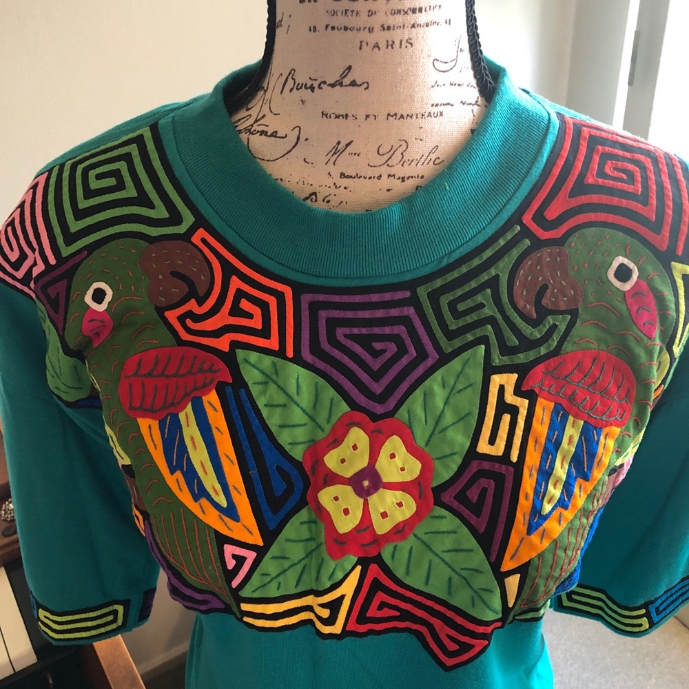 Parrot 🦜 Huipil-lookalike Shirt